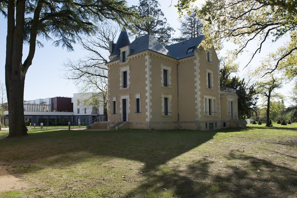 Domitys Le Chateau Des Plans Parthenay Bagian luar foto